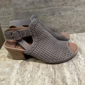 Earth Sandals - New without box